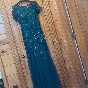 Adrianna Papell Dusty Emerald Short-sleeve Long Beaded Sequined Gown sz 4 Formal